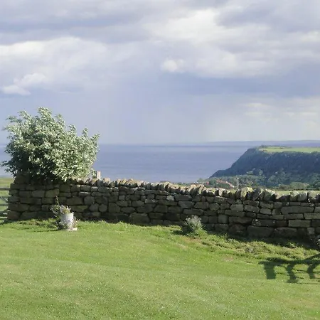 Meadow View * Staintondale